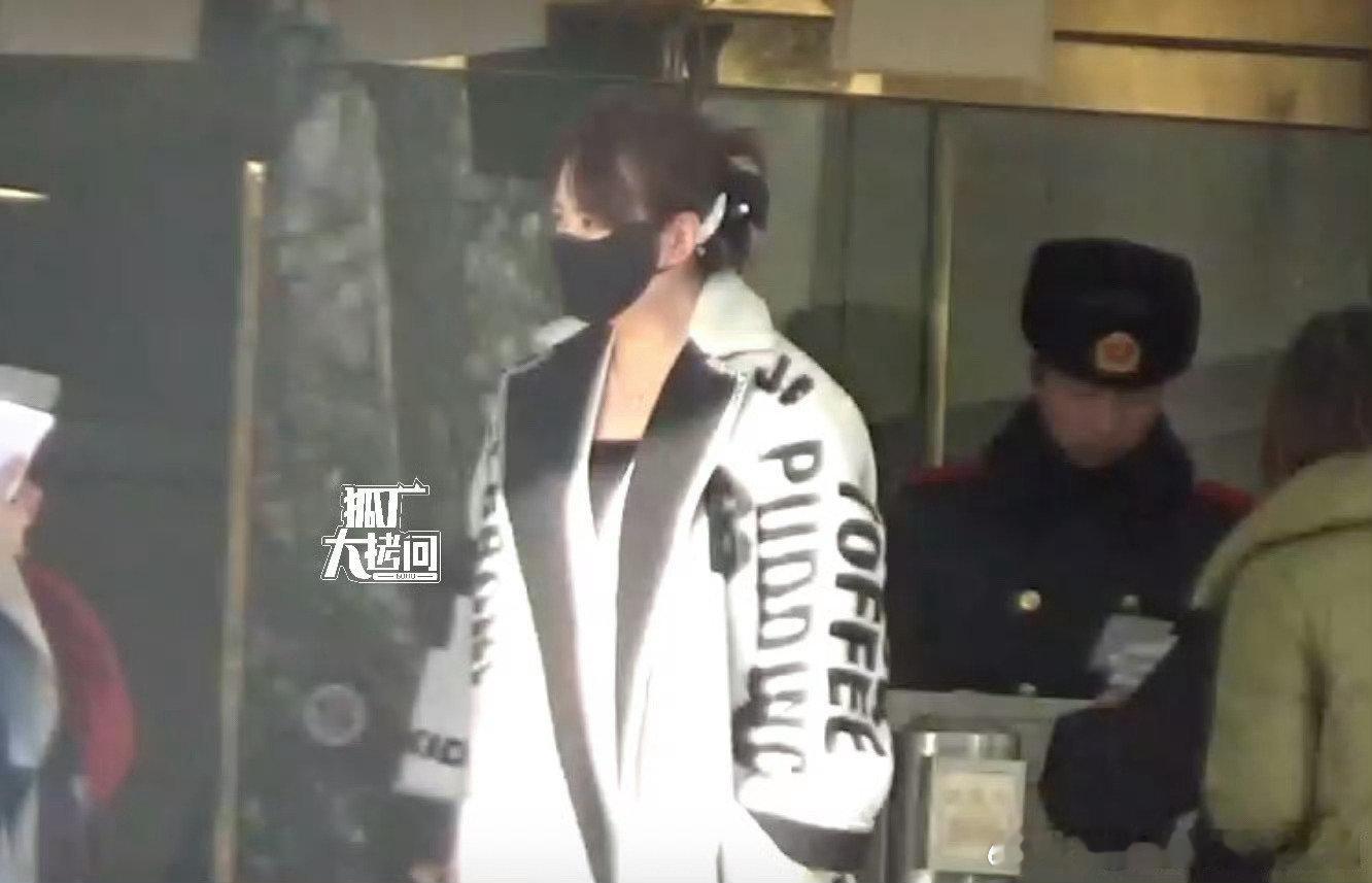 马丽现身央视春晚路透马丽央视马年春晚路透马丽现身央视春晚路透 