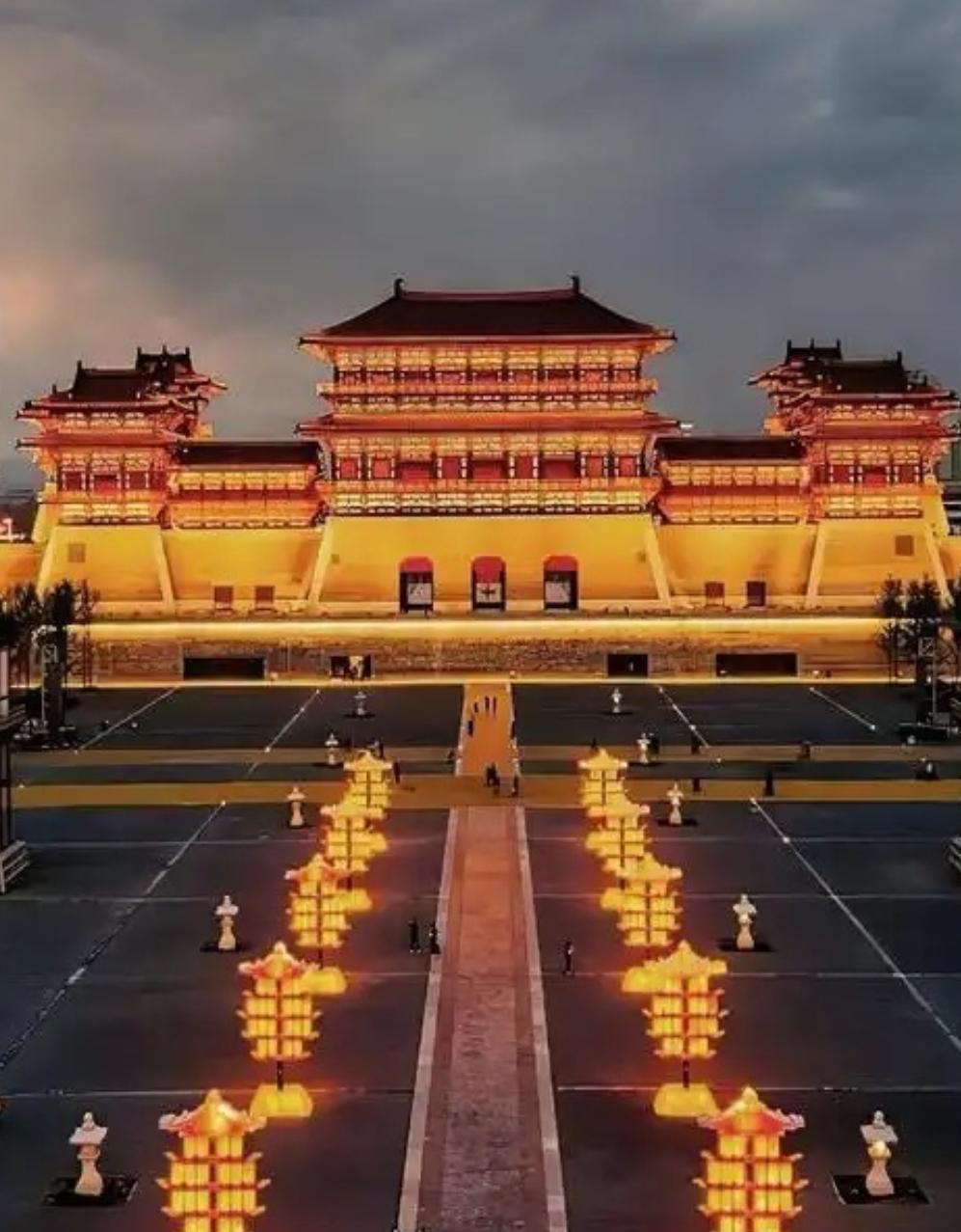 网友献策：给洛阳旅游的一点小建议
增加NPC，开启互动模式。
洛阳老城区景点多，
