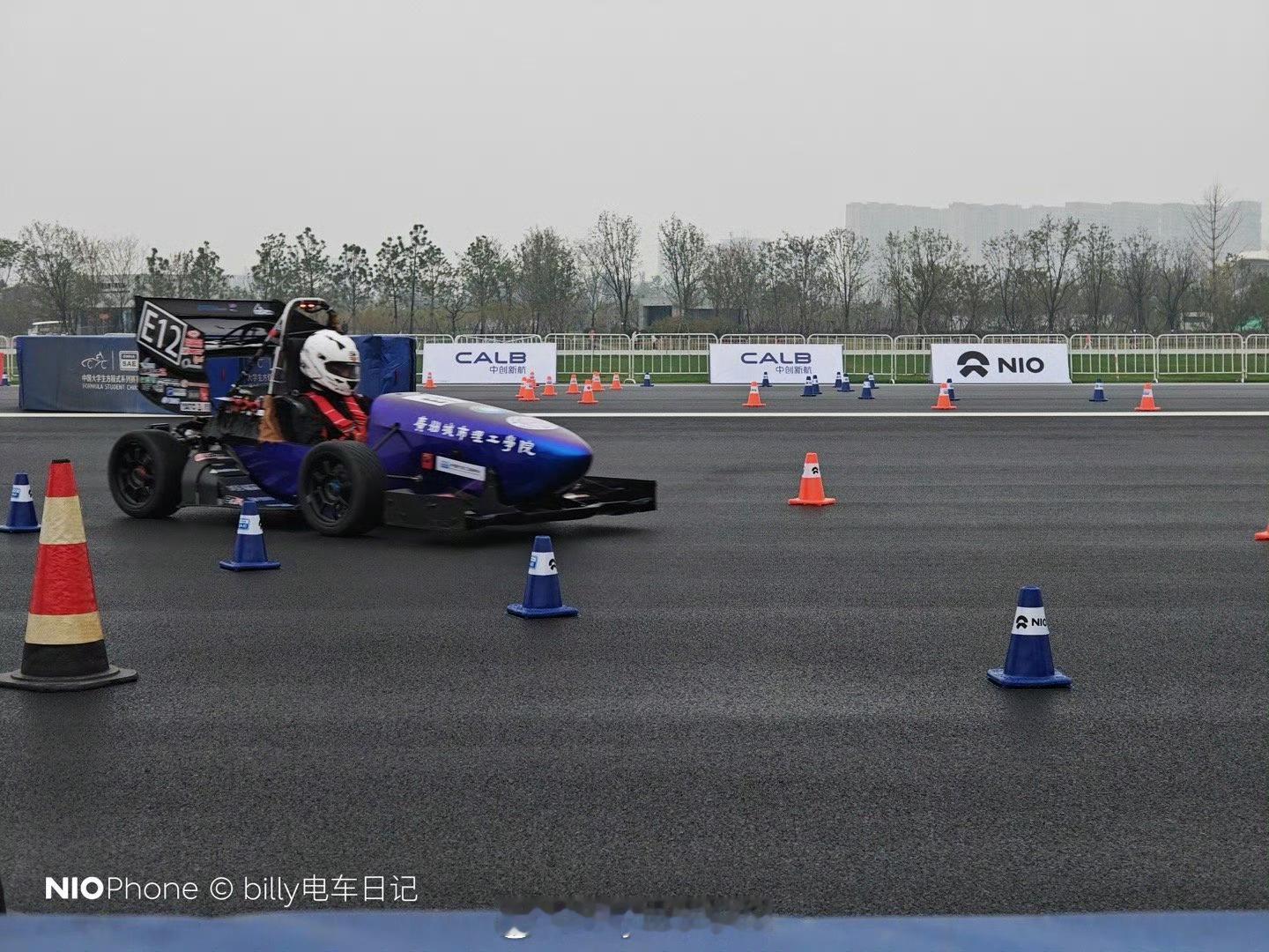 又到了每年一度大学生方程式比赛的时候！作为赛车迷，每年都在关注这项赛事，前年有机