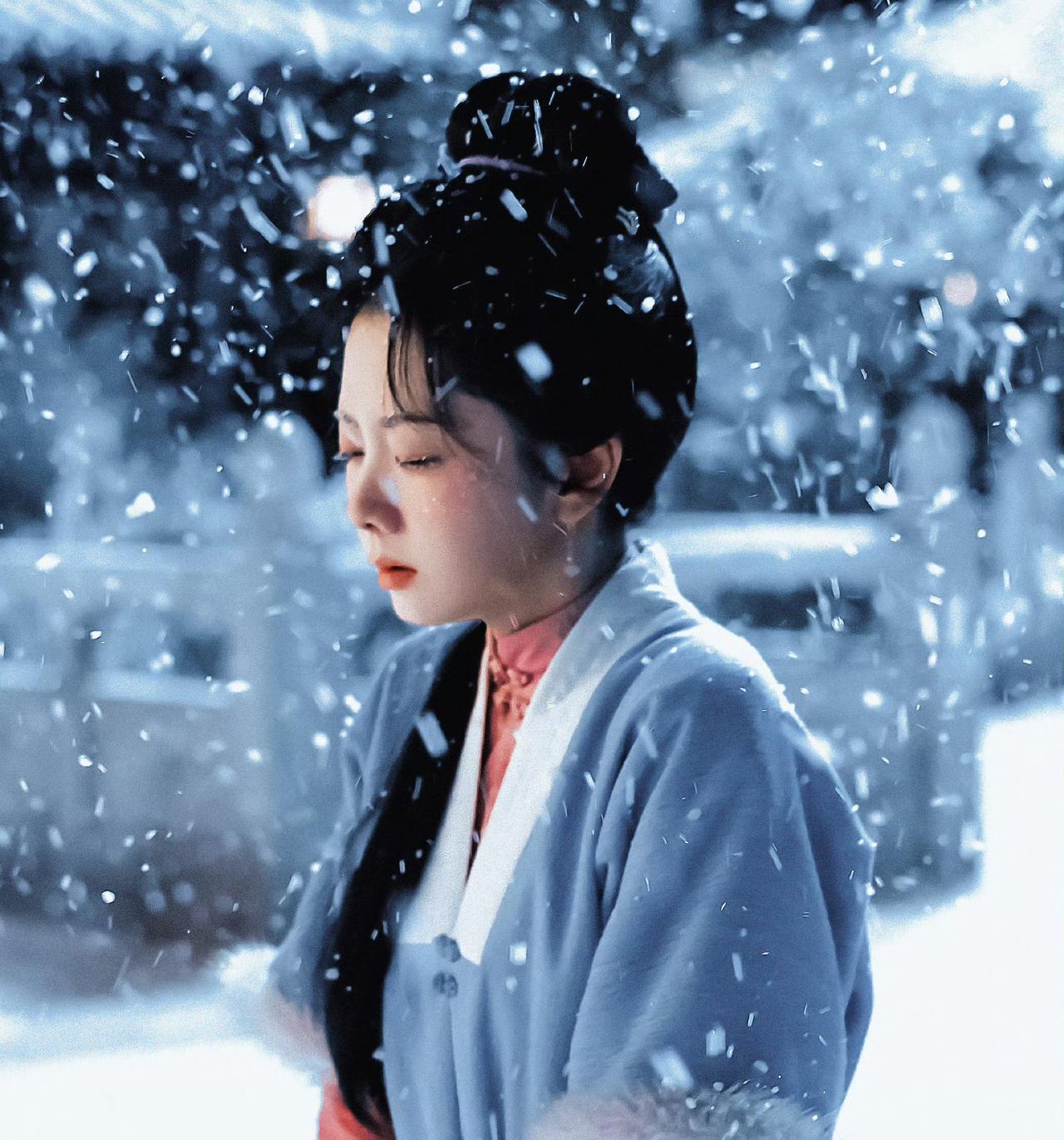 真的越追越窒息！我一直忍不住琢磨，许兰香的人生开局，大概是古装剧里最让人憋屈的地