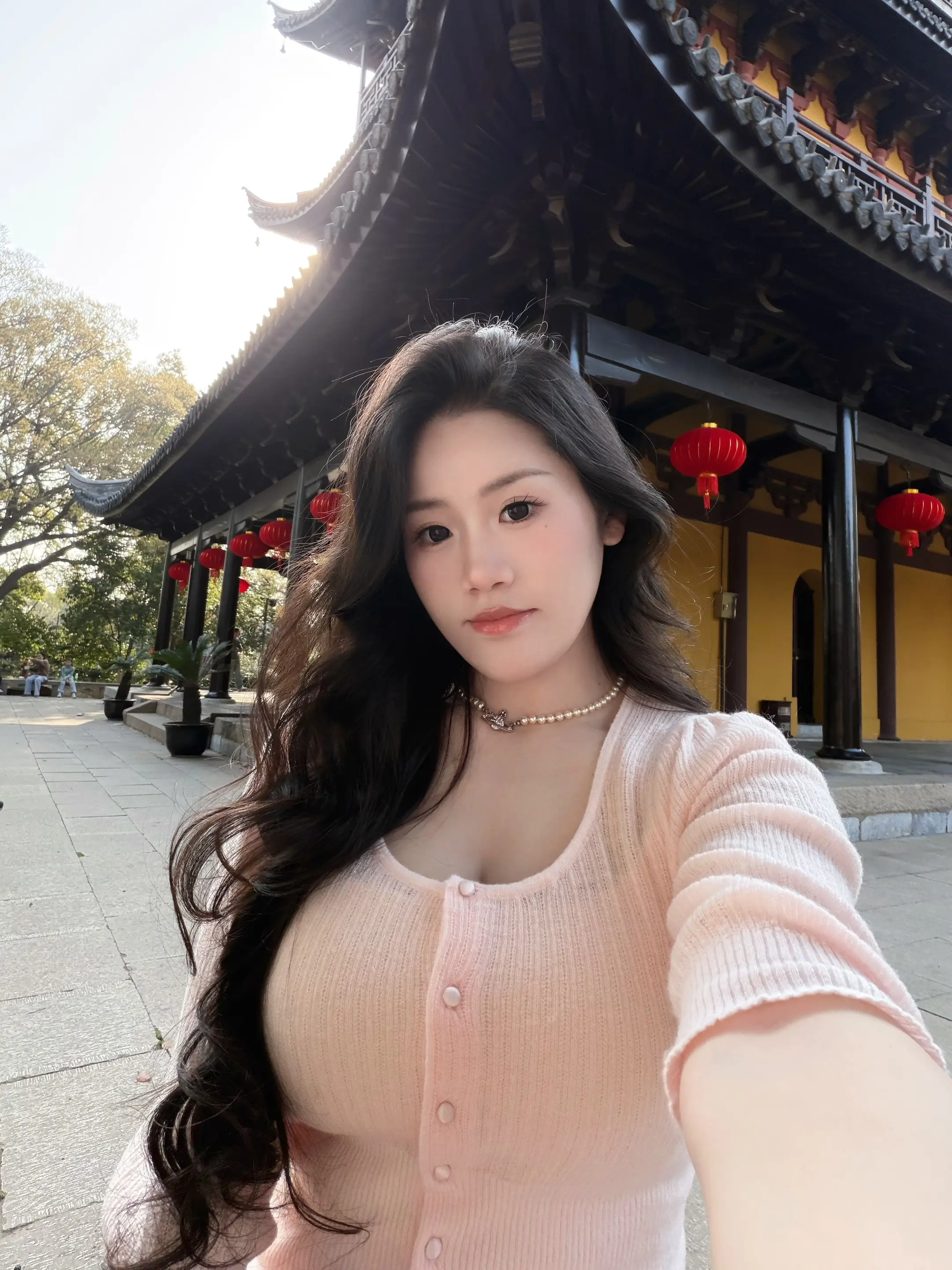 只是一个转身 又醉倒你的唇。