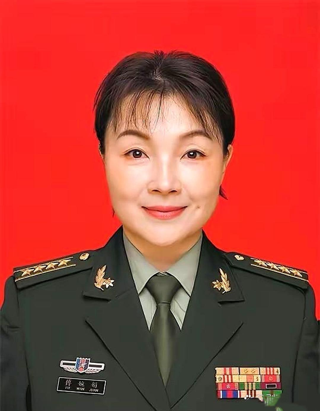 三十载铸魂育人！国防科大女教授的别样军旅人生

谁能想到，一名地方大学毕业生，穿