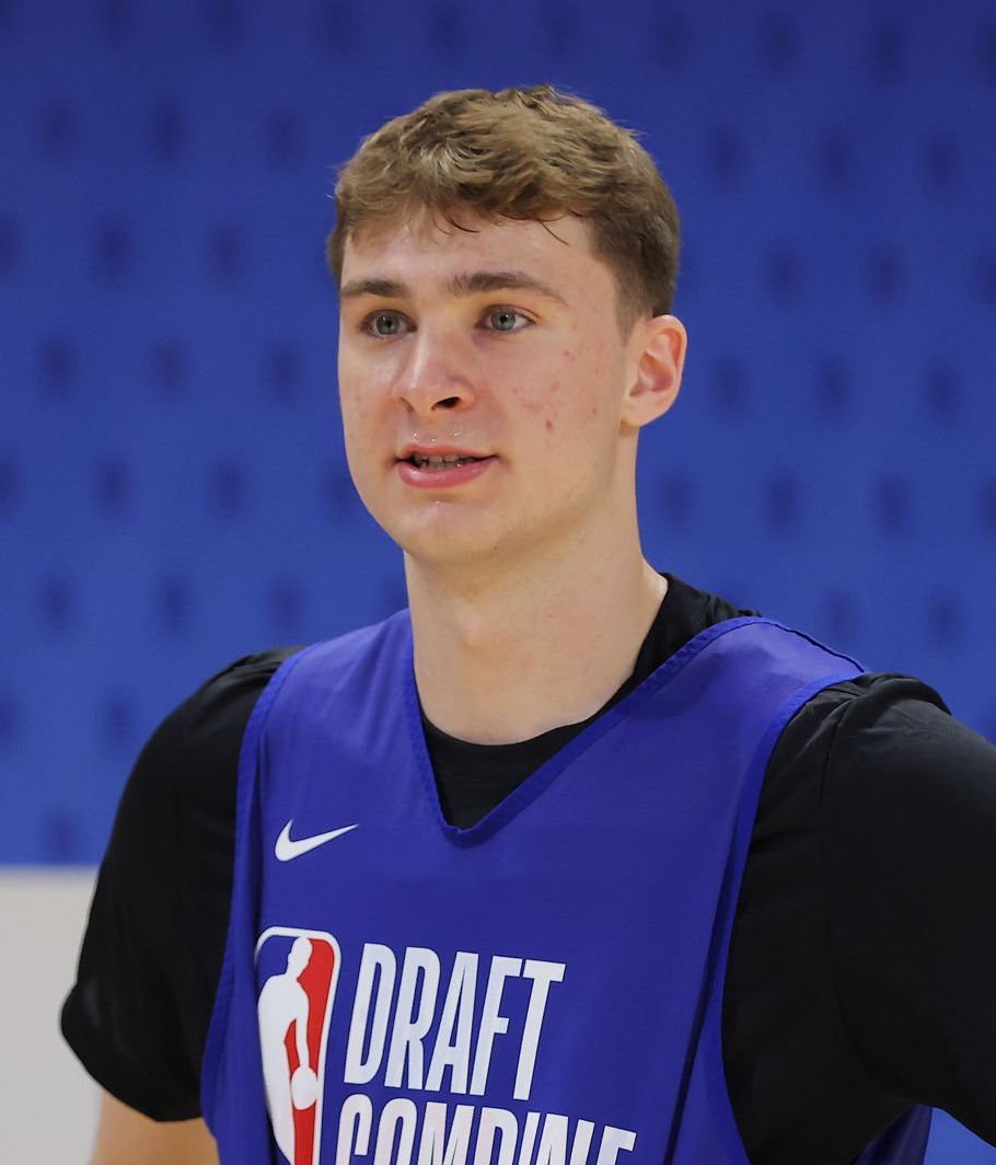 几个意思？据报道，凯尔特人在联合试训期间面试了库珀-弗拉格。nba ​​​