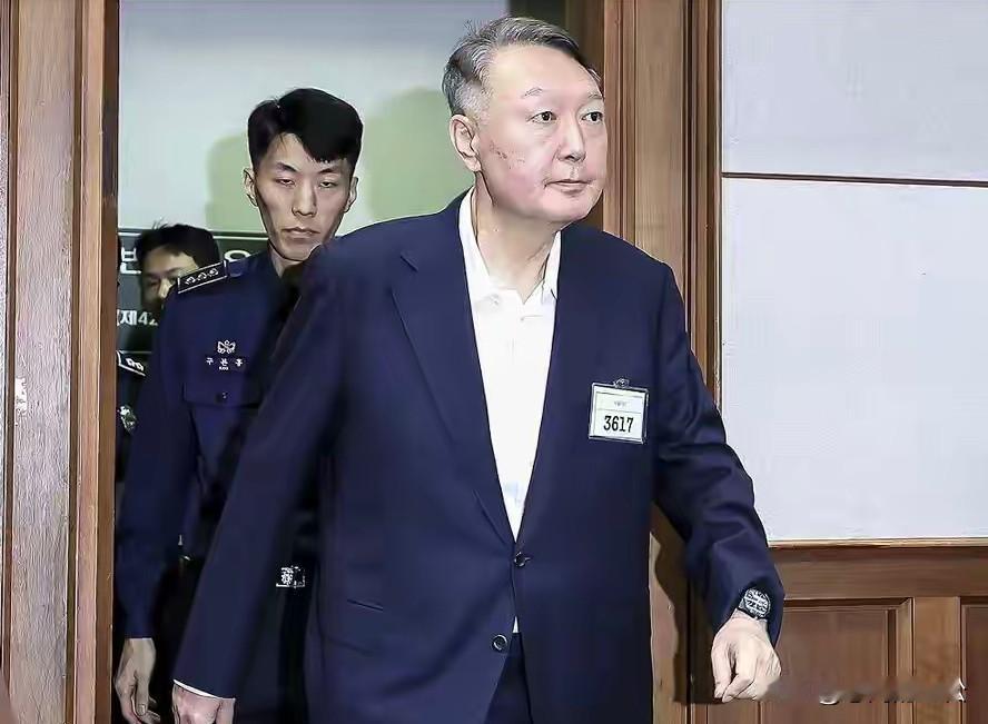 尹锡悦为了走出拘留所，时隔85天再次出庭，要亲口说出保释理由！
尹锡悦不仅嫌弃拘