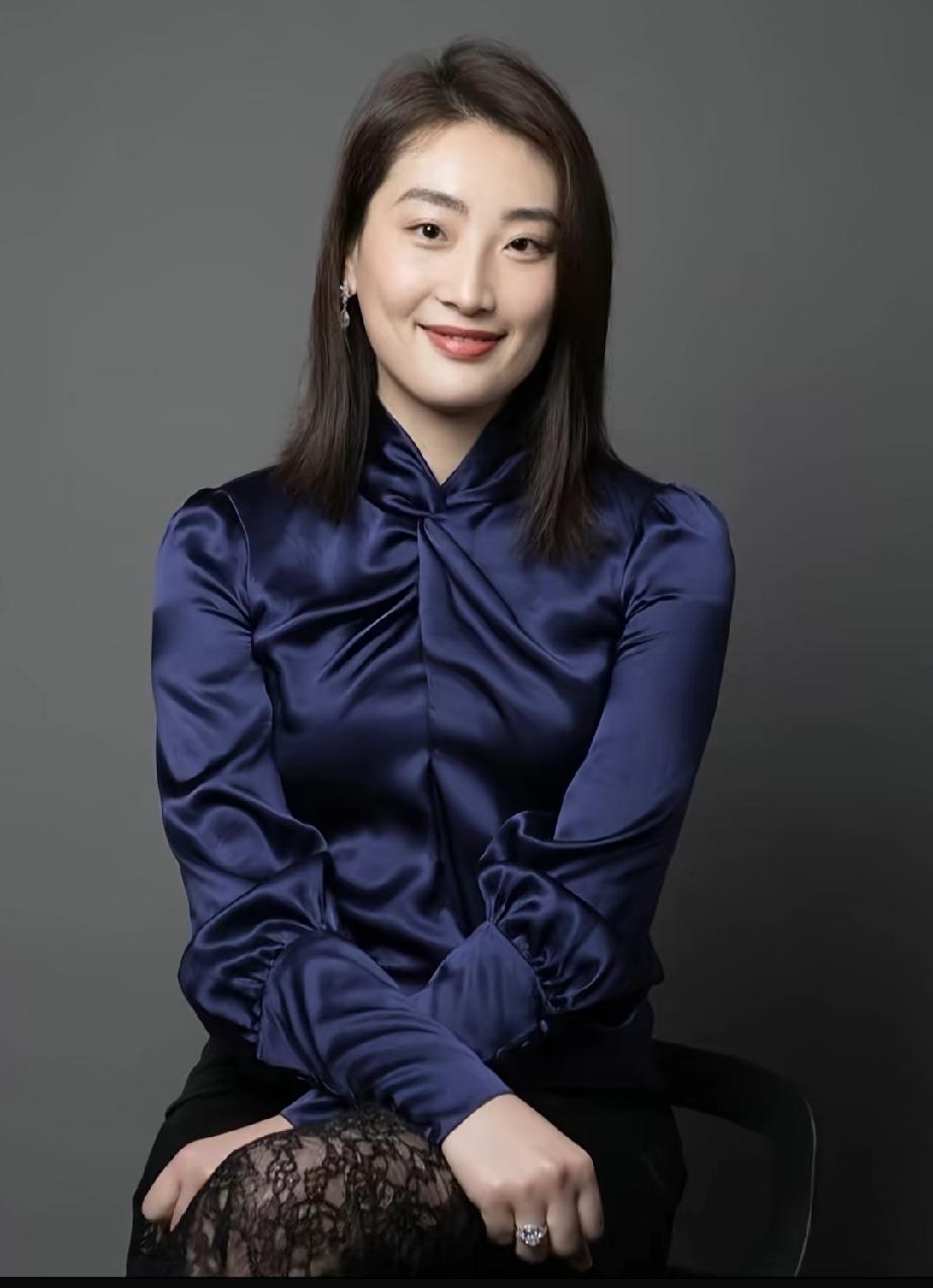 手握旁人梦寐以求的顶级传承筹码，宗馥莉却一步步陷入如今腹背受敌的困局，着实令人惋