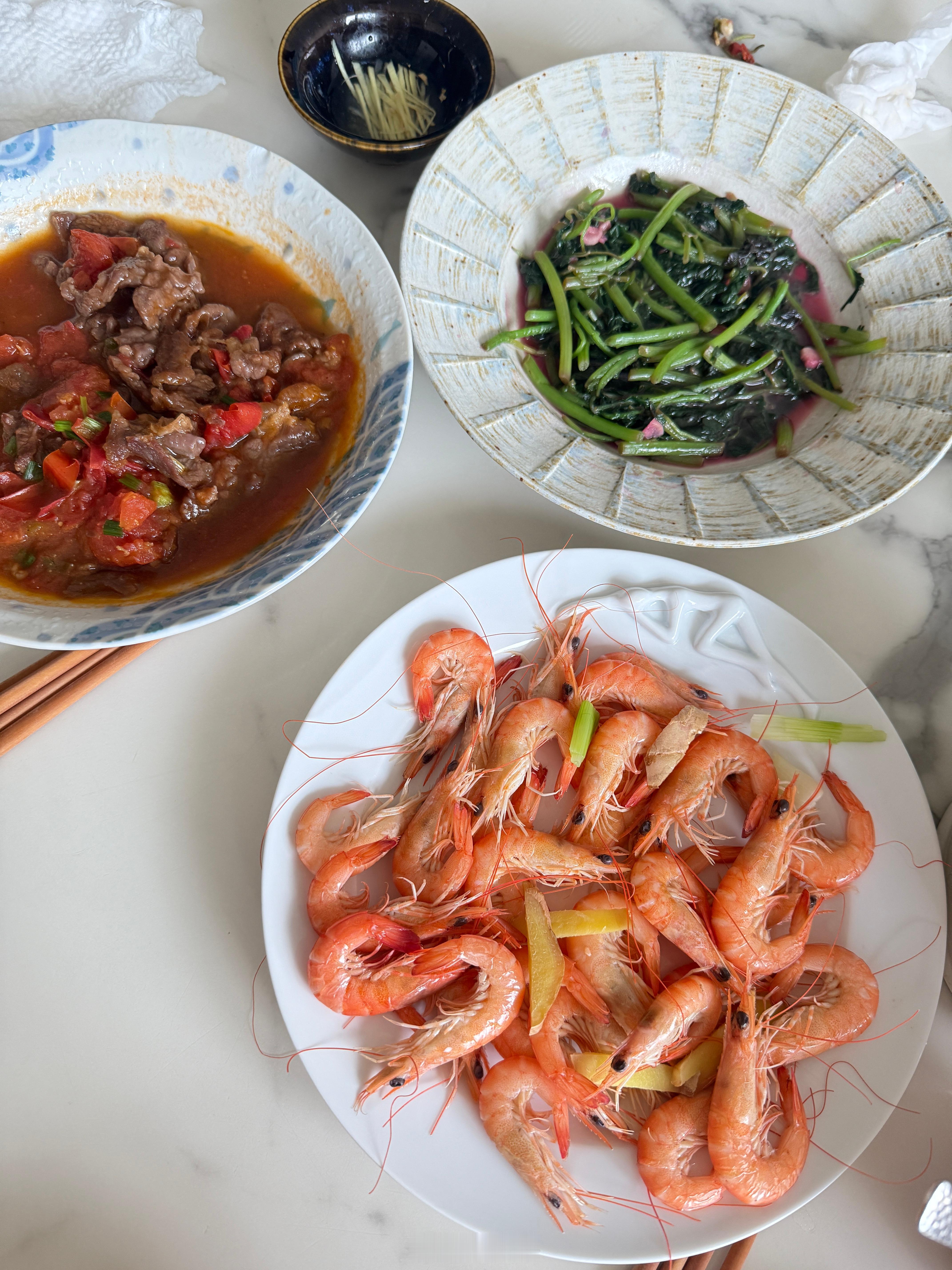 不是就我家这饭菜，这男的有必要特地给自己弄小灶吗（图二） 