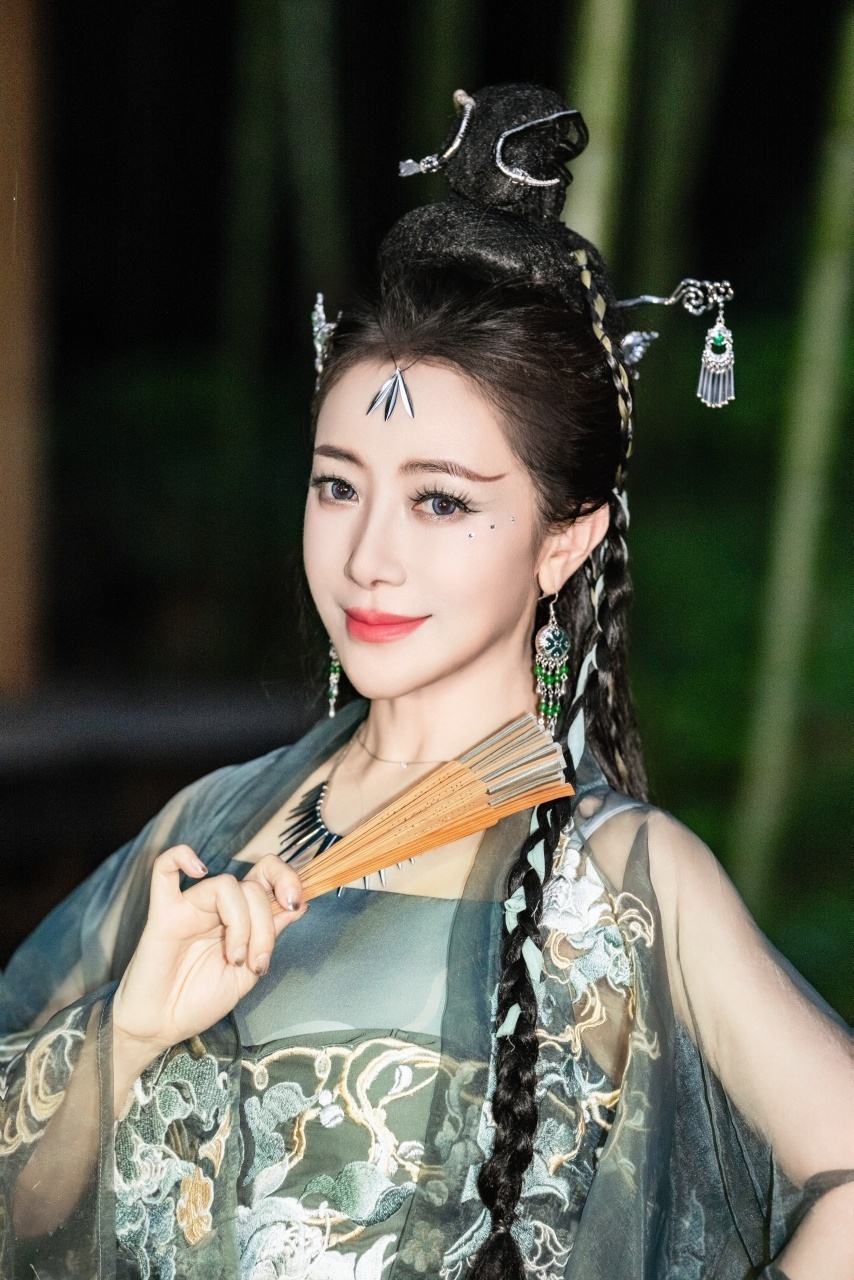 陈紫函20年后再现小青，姐姐这古风表现如何？陈紫函