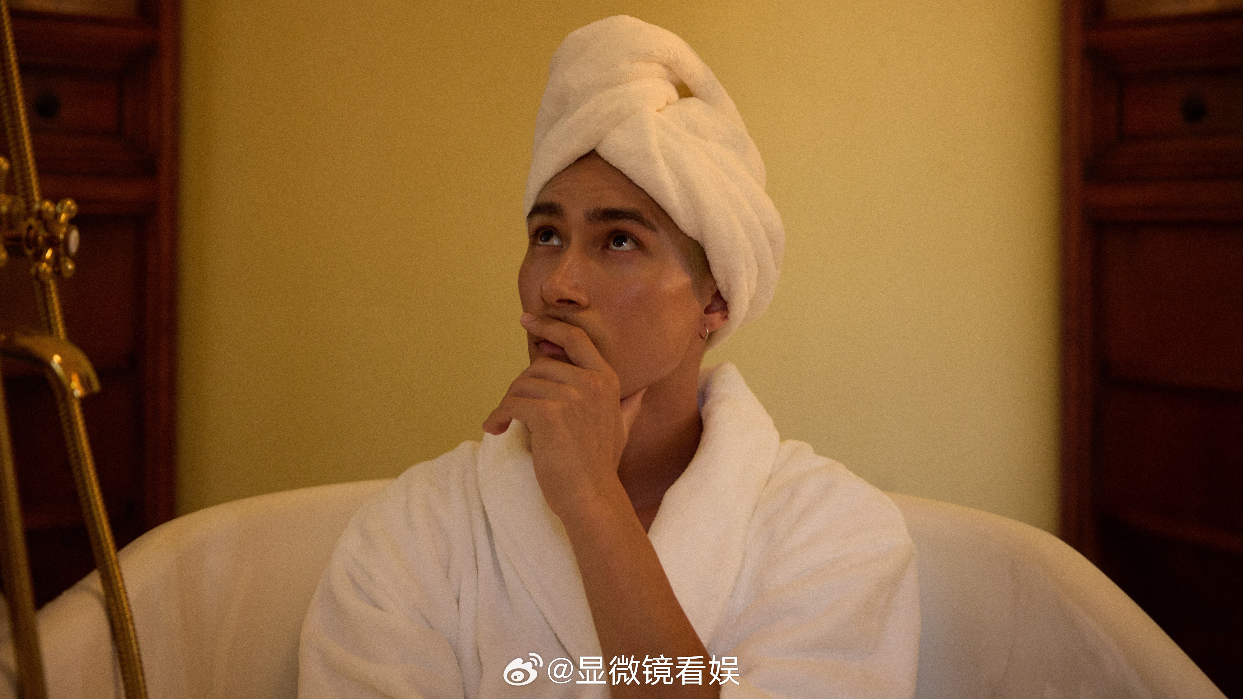 米卡和上海房东一起拍了出发图 米卡是懂出发图的！W年度盛典活动出发图太超过了！米