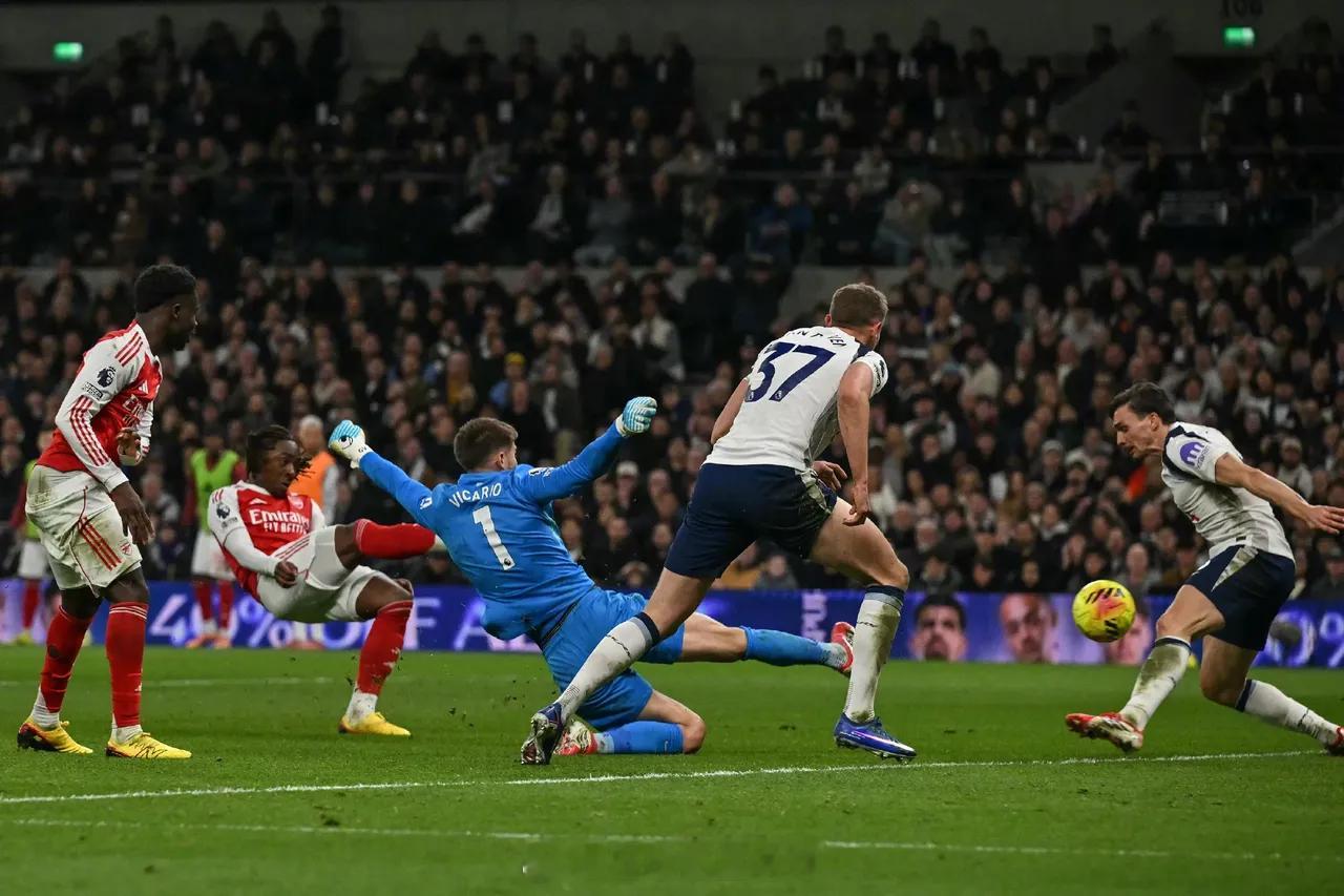 热刺1比4阿森纳过去2轮先后被布伦特福德和狼队逼平，这让阿森纳被曼城拉近了不小分