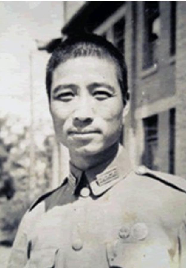 符浩生于1916年，陕西礼泉县东乡15公里处的西张堡人。1937年参加革命，先后