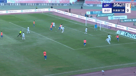 山东泰山vs天津津门虎 山东泰山2-0领先天津津门虎，泽卡接谢文能助攻破门 ​​