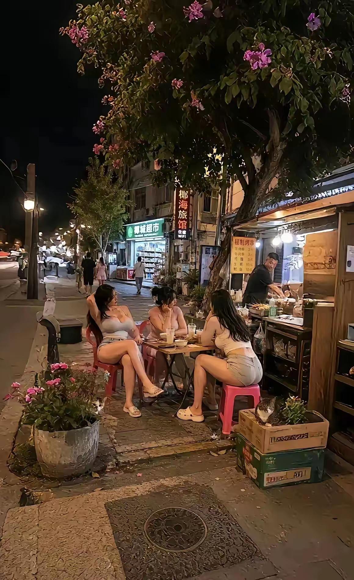 高颜值女神聚集地20岁的青春美少女活力四射和48的高圆圆人老珠黄，你会选择哪个？