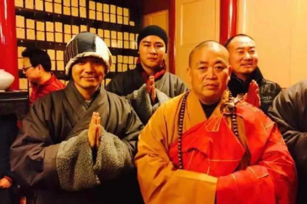 出事儿了，不要随便瞎联想。
王宝强，释小龙，跟他们有什么关系？
这不过是他们的一