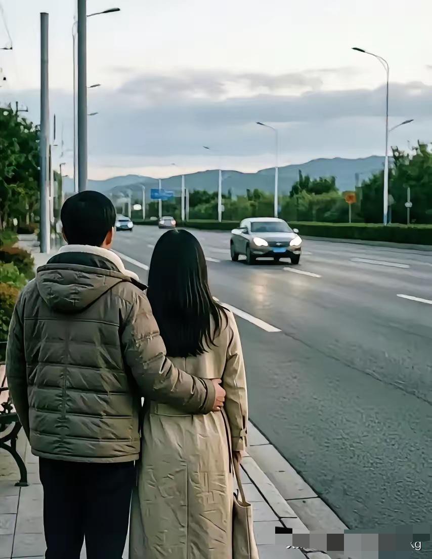大年初一，天刚蒙蒙亮，我看着闺女带着七岁外孙，独自开车1700公里南下，去见守了