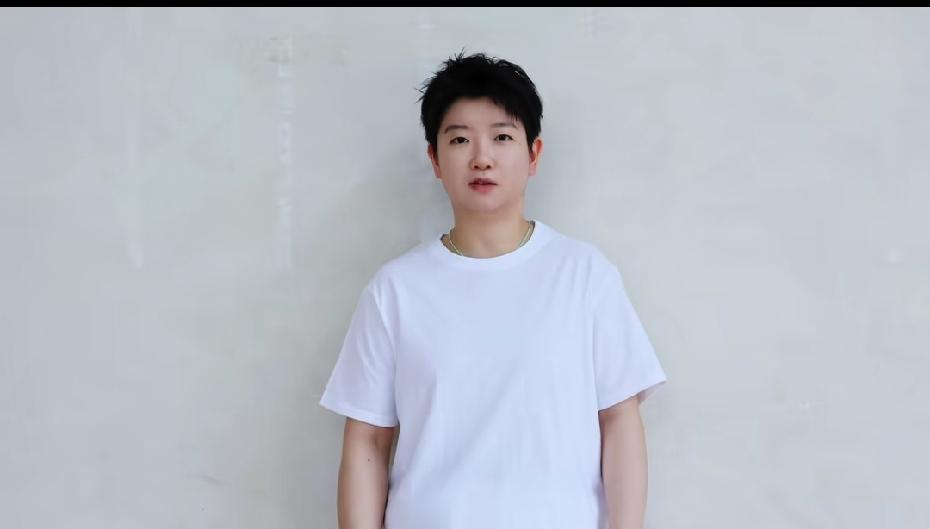 7月13日，孙颖莎蜡像正式入驻上海杜莎夫人蜡像馆。恭喜莎莎，更恭喜莎莎的球迷朋友
