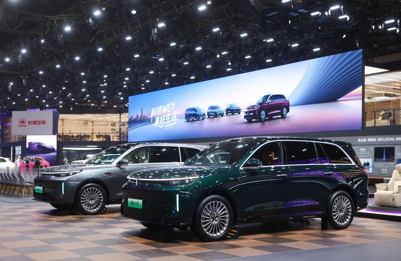 高山10万辆之后，魏牌V9X用“原生AI”给出下一步答案
魏牌在北京车展上展出的