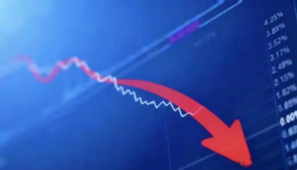 A股分化行情愈演愈烈，一边权重科技奋力冲顶，一边中小个股加速探底，预判明日大盘走