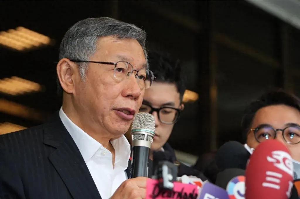 柯文哲一审获刑17年，庭上微笑与求情背后，藏着台湾政坛的现实博弈
 
民众党前主