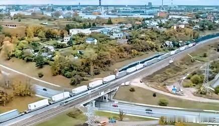 立陶宛挑头，波兰为啥非要卡中欧班列，至今不开放？

波兰10月30日宣布，与白俄