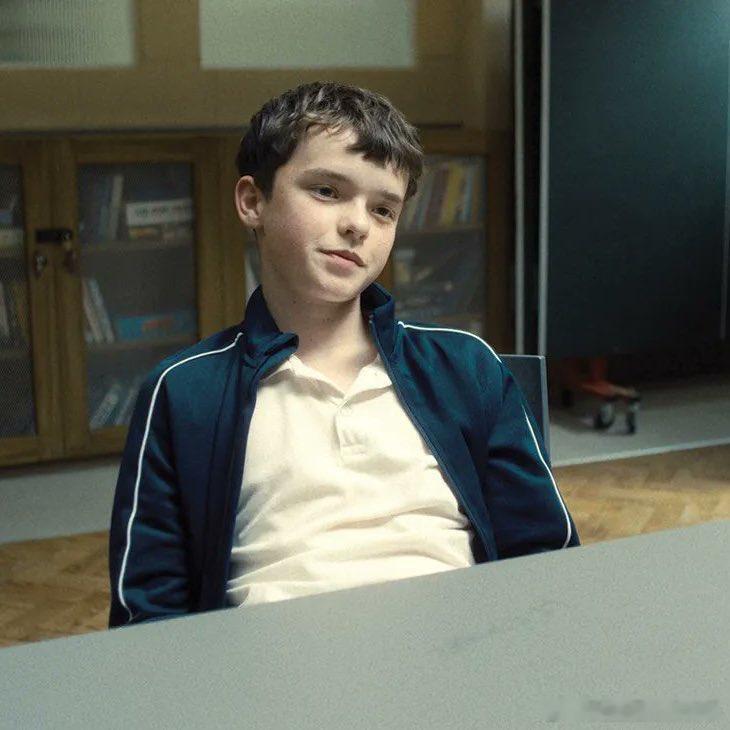 利物浦球迷欧文·库珀在金球奖获奖感言环节用队歌“你永远不会独行”结尾❤️ 16岁