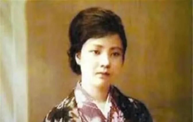 1937年，著名数学家苏步青出门办事，他的日本妻子苏米子正在家里洗澡，突然，一个