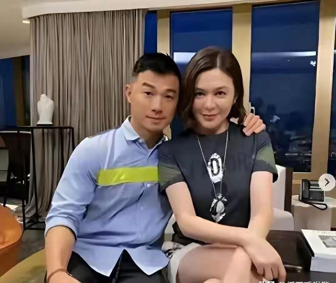 大棚乱了四季，金钱乱了年龄。[捂脸]