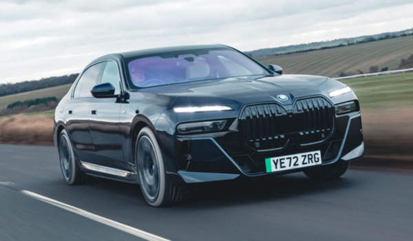 宝马新款i7被曝在北京车展亮相!最高续航达650公里