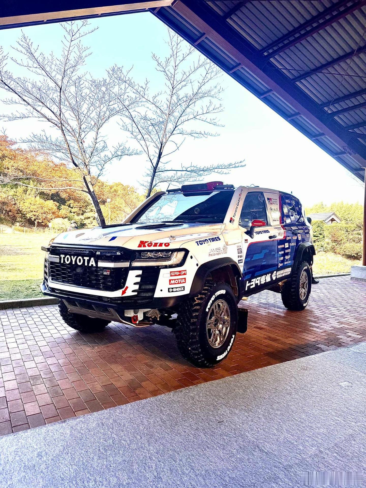 陆地巡洋舰  TEAM LAND CRUISER TOYOTA AUTO BOD