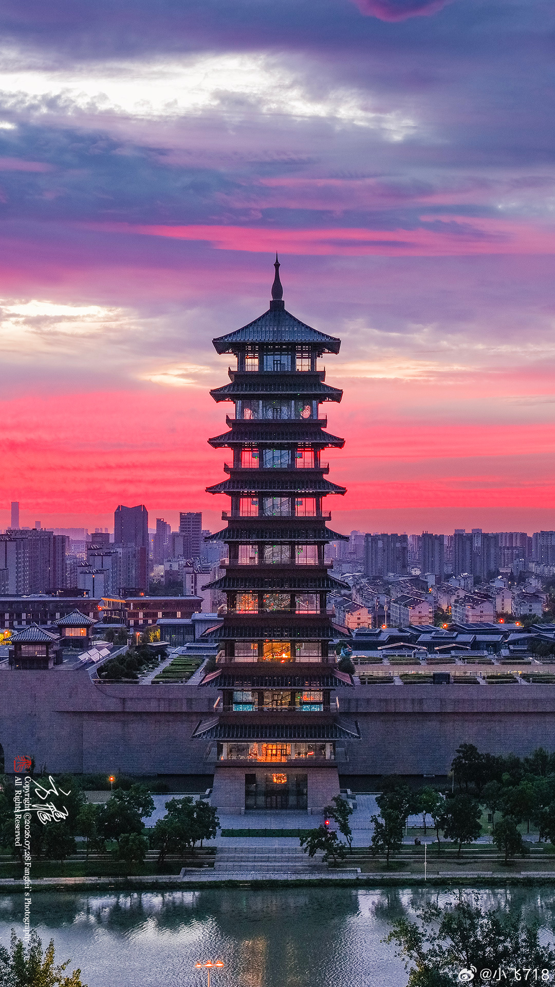 夏天，只要不下雨，天天早起就对了扬州.大运河博物馆7月28日朝霞，扬州的壮丽景色