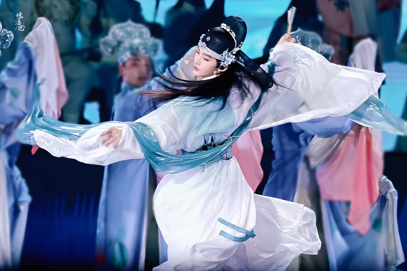 把刘宇焊死在国风舞美上 的国风舞台真的无须多言🥹湖南元宵喜乐会西楼别序舞台，谁