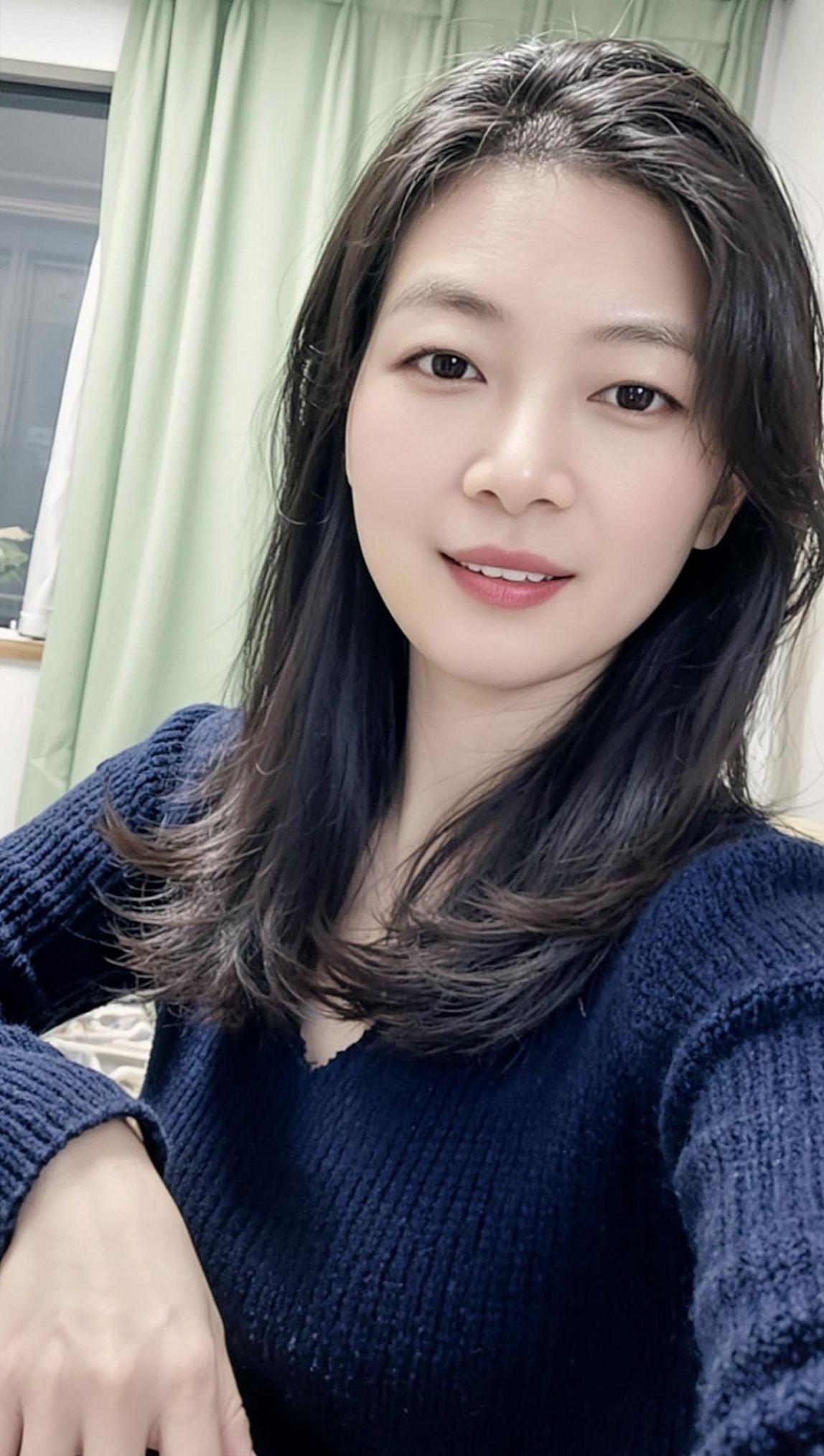 AI居家自拍风 少女写真日常分享 甜系女孩 时尚穿搭