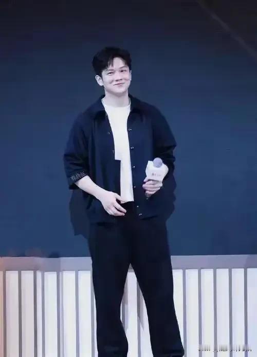 如果当年我高考的时候也能得到樊振东的祝福，那就不是免强上个师范中专那么简单了，说