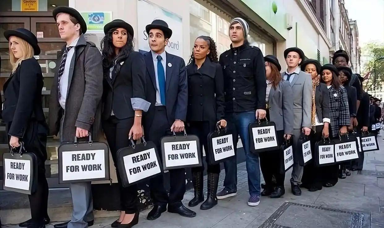 暴跌93%！立陶宛承认涉台误判想改名，美国20亿援助只到账零头，欧盟直接溜了。