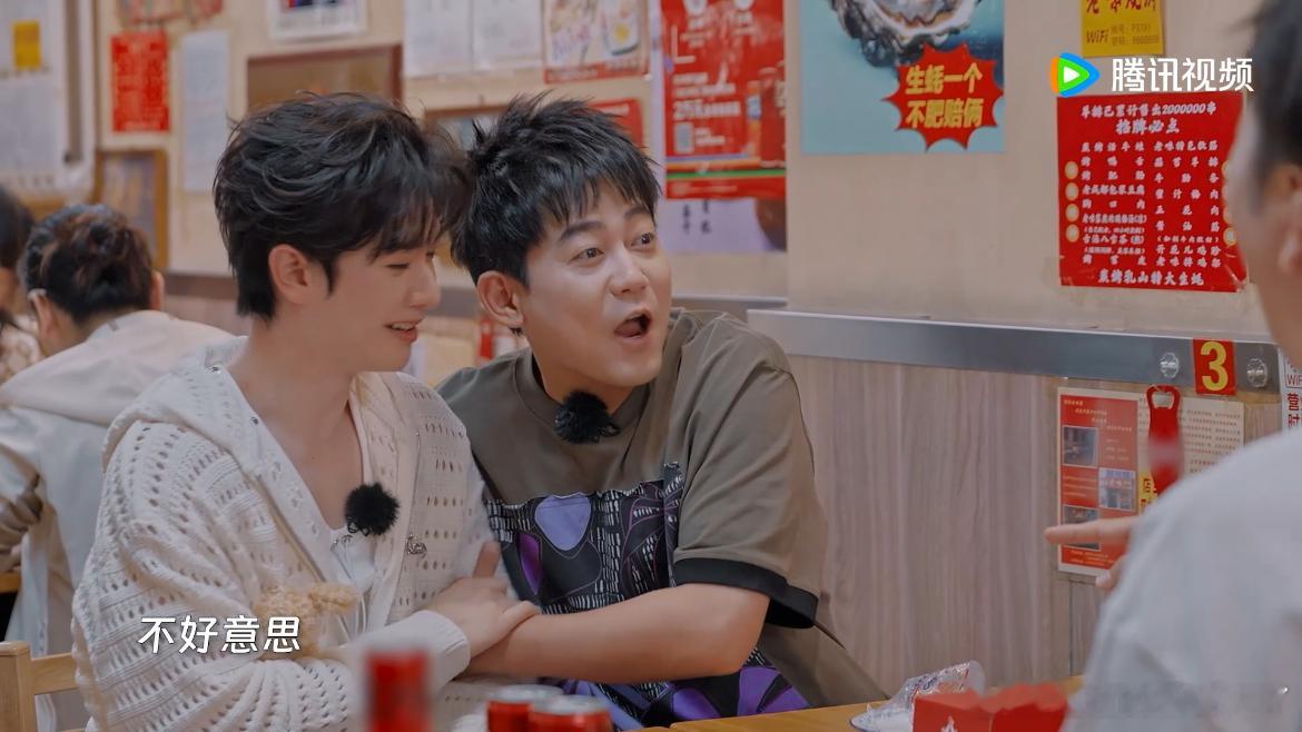 #苏醒忘了高卿尘也参加披哥##苏醒说披哥4只在意海涛和王铮亮# 看到这个场景真的