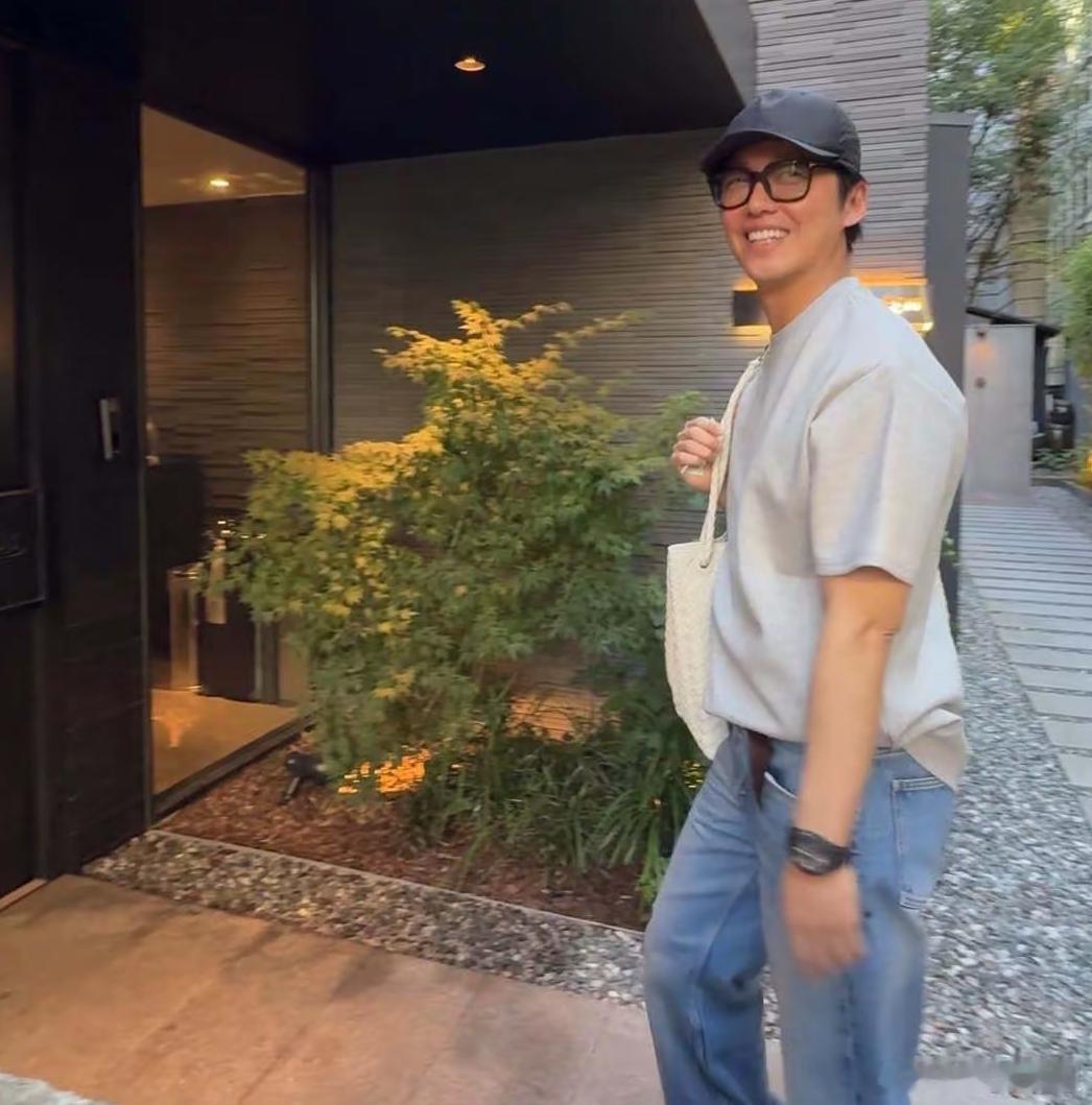 南宫珉宣布当爸这孩子也太会投胎了，这个这么帅的人当爸爸，当他的小孩太幸福了！ 