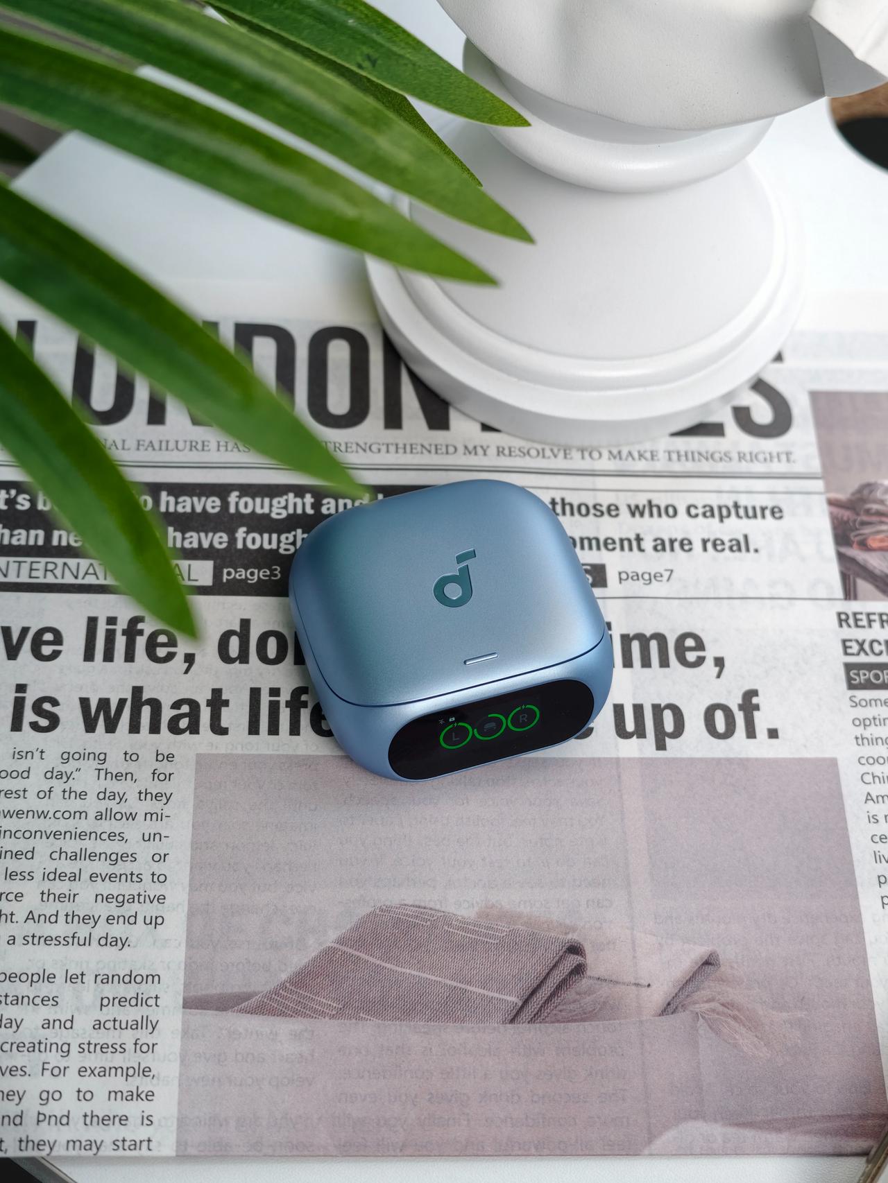 安克 Liberty 5 Pro 也叫做 安克消噪耳机Pro，单耳 5.5g 超