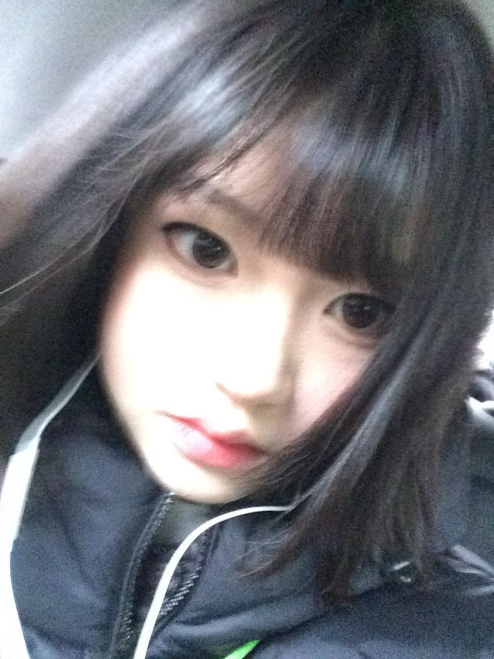 我一般掀开刘海是金木研 两边刘海是夜神月 放下刘海是佐助 炸毛是克劳德...