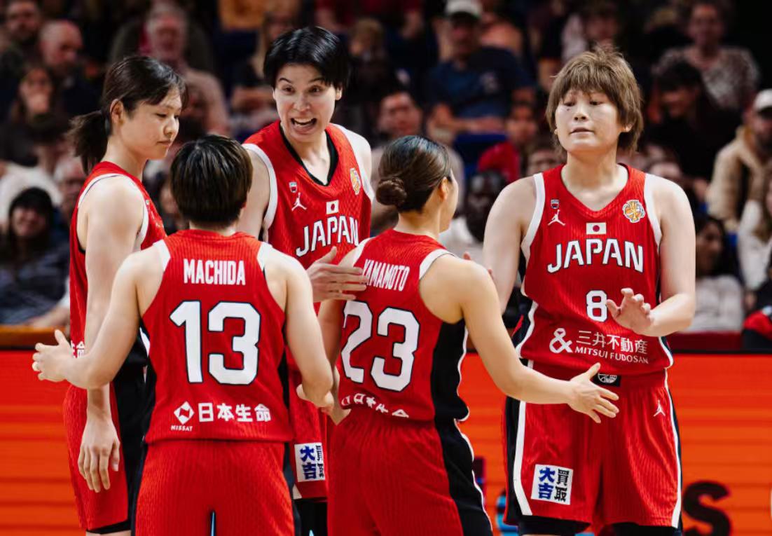 亚运会女篮小组赛传来最新战报！
日本女篮114-37拿下中国香港，净胜77分！