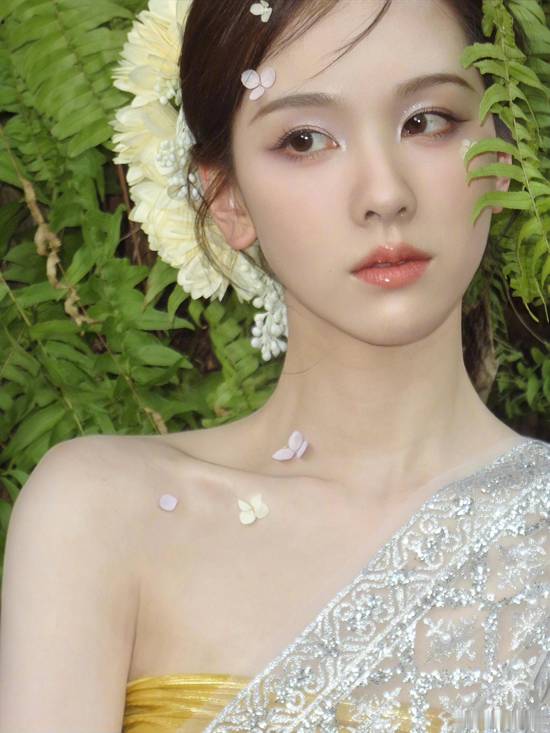 ccd陈都灵，好伟大的赛道，清透的滤镜和妆容、清透的她[哇] ​​​