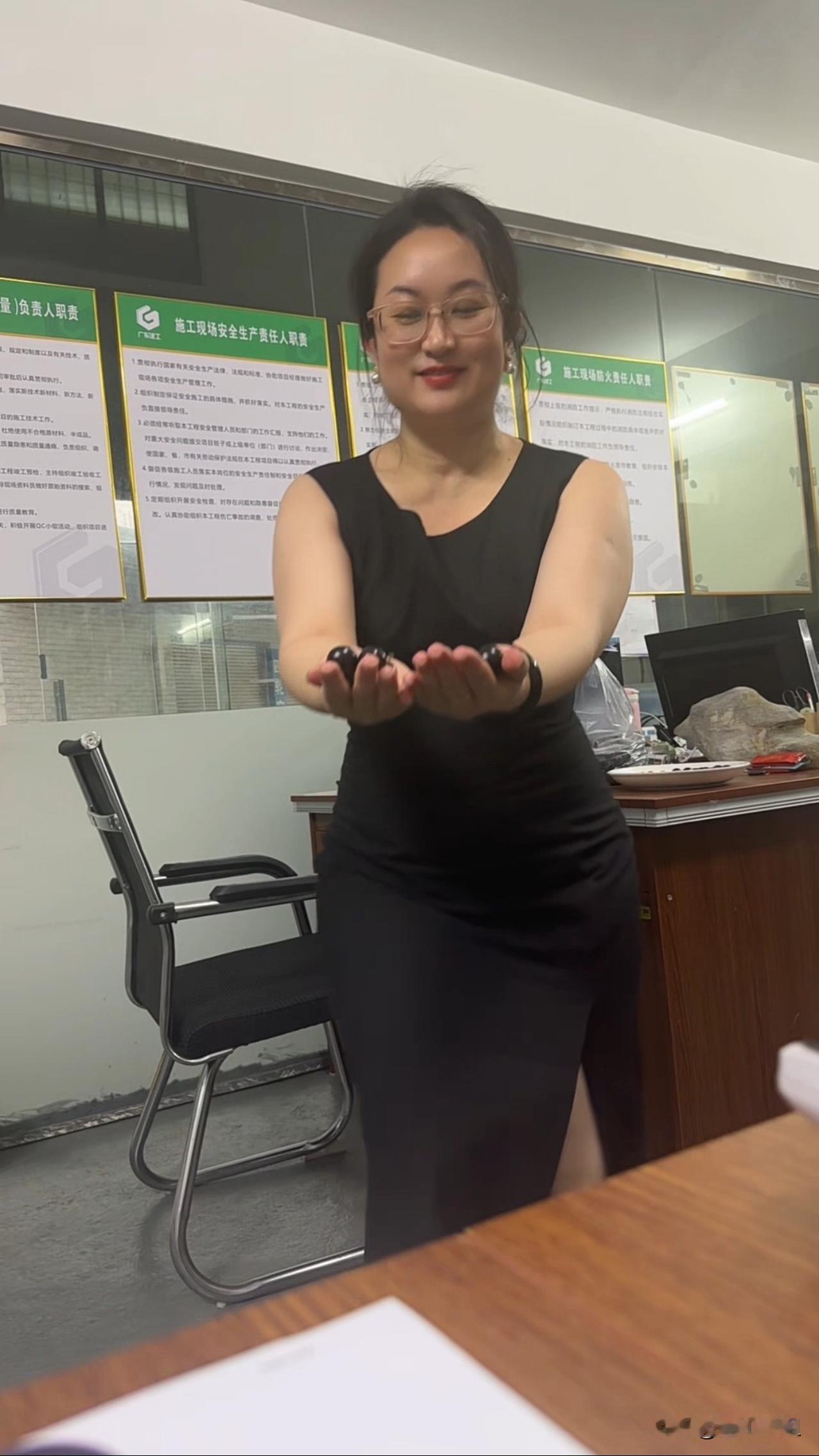 这是我来到英德这边的一个项目部，然后我在这里度过了非常开心的一个月这里的同事很好