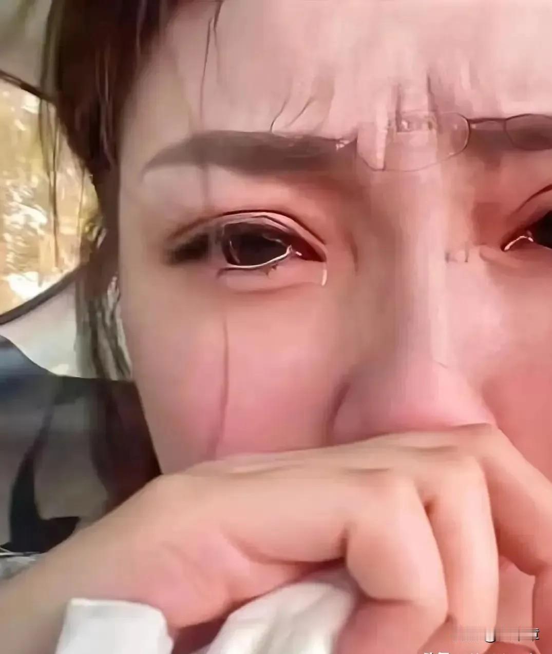 不可思议！
一个女生和男朋友接吻后，对方动手摸她隐私部位，她拒绝了，结果男生直接