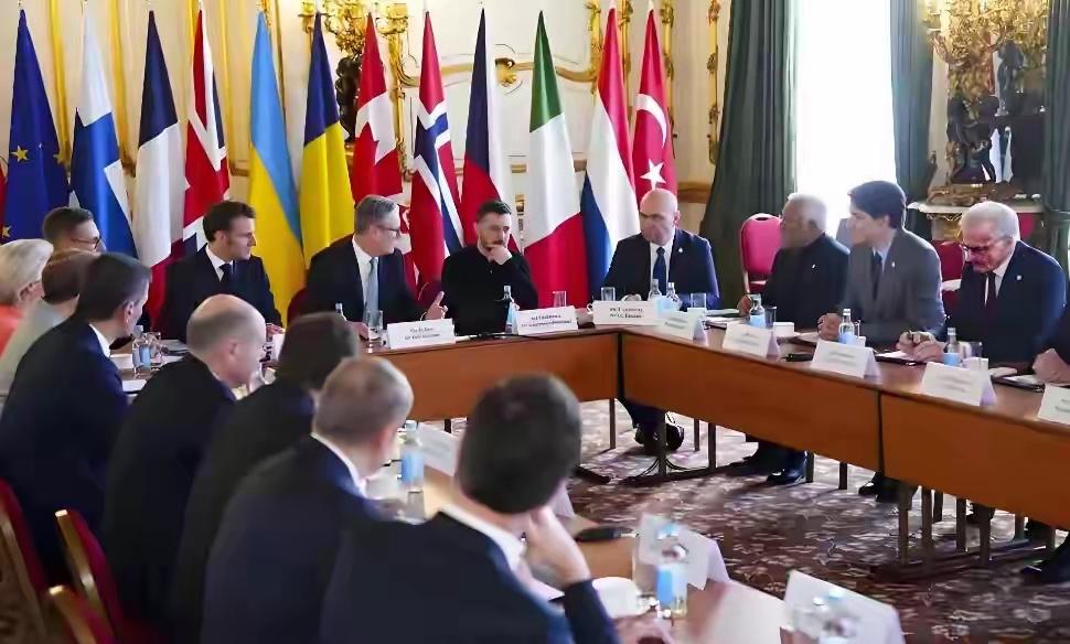 普京得到两位强援后，11国宣布出兵乌克兰，特朗普的努力打水漂了

真是开了“国际