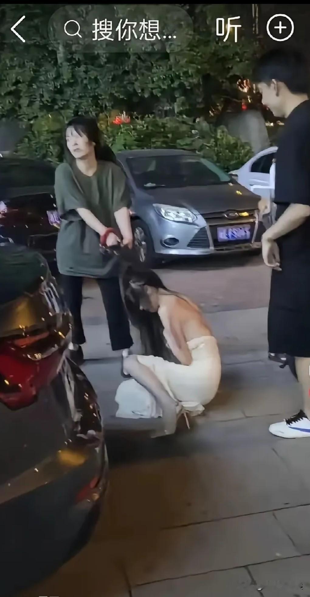 一场跨省私会，扯掉的不止是白裙子，还有婚姻的体面。

湖南某停车场内，一名从江西