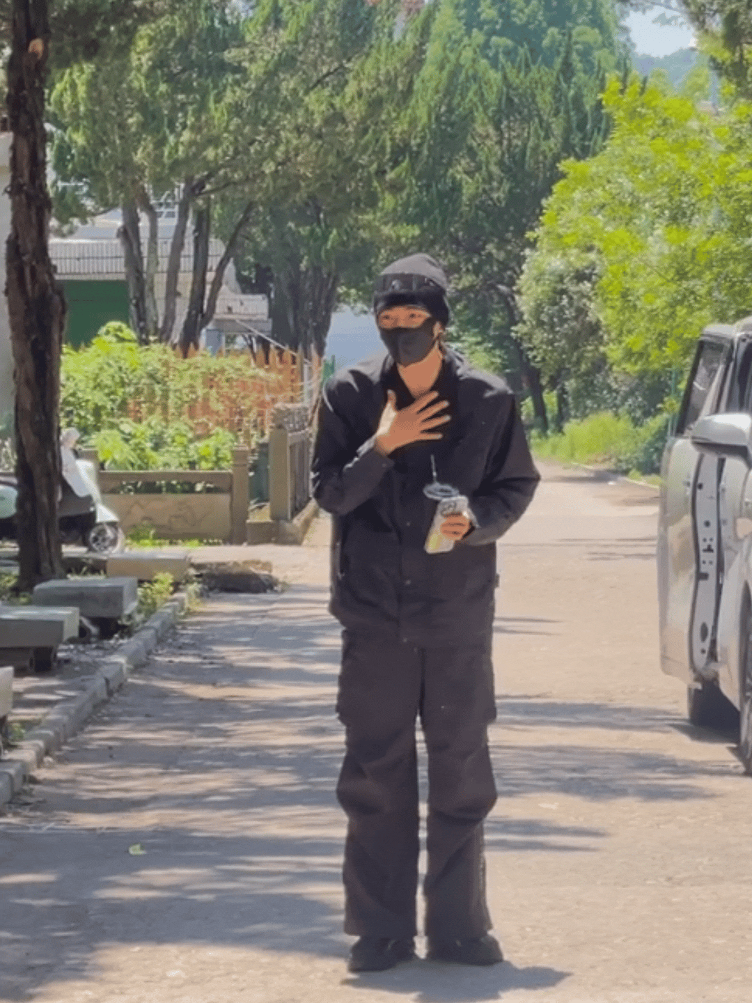 我冲过去一把就抱住 