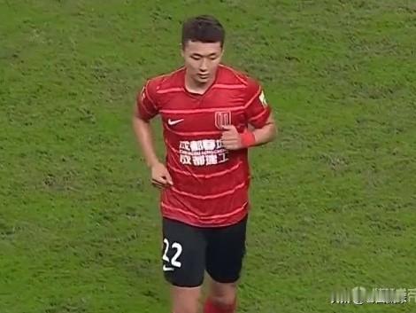 中超绯闻转会---李扬…据悉和成都蓉城合同到期的中卫李扬将加盟上海海港…随着李昂