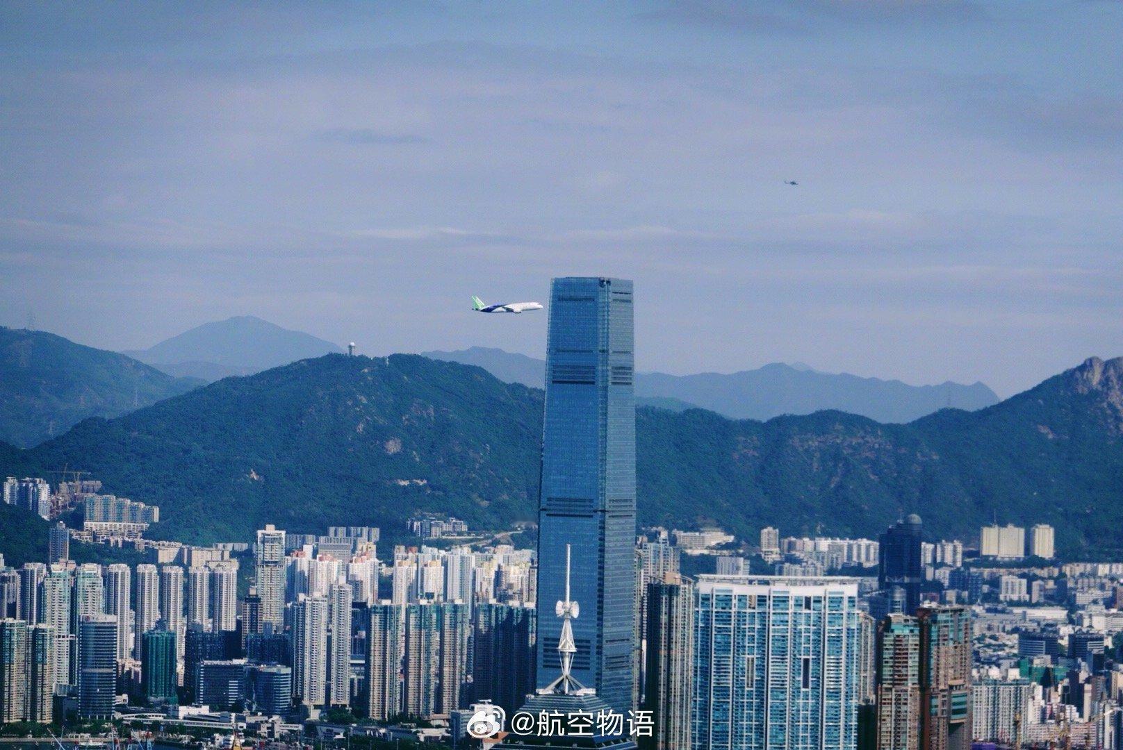 【内地将提高自香港、澳门进境居民旅客携带行李物品免税额度】内地与香港、内地与澳门