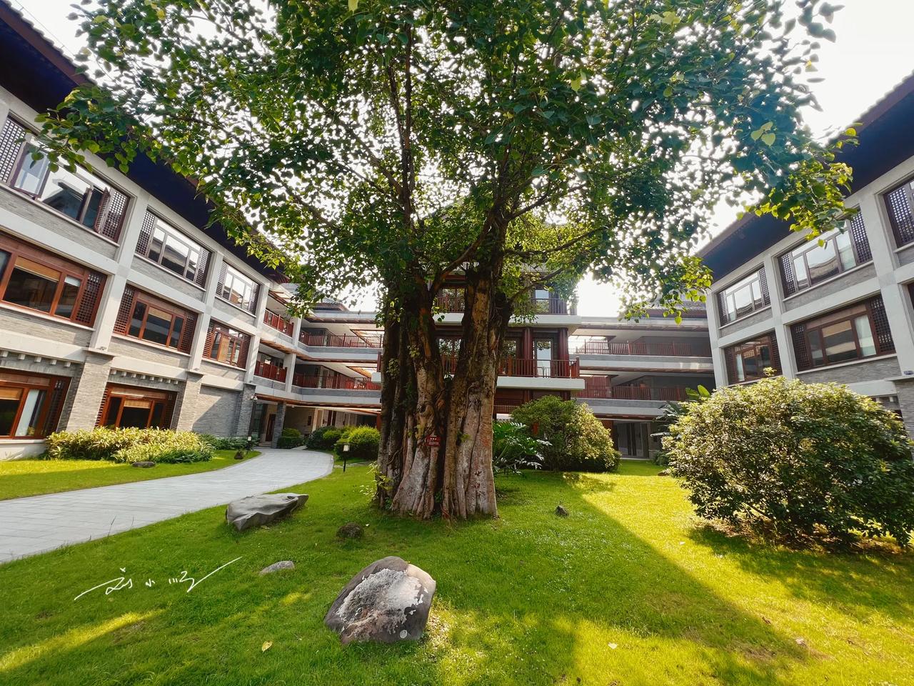 广东省有个历史悠久的县，隶属于云浮市，却几乎不说自己是云浮人？

最近，我来到了