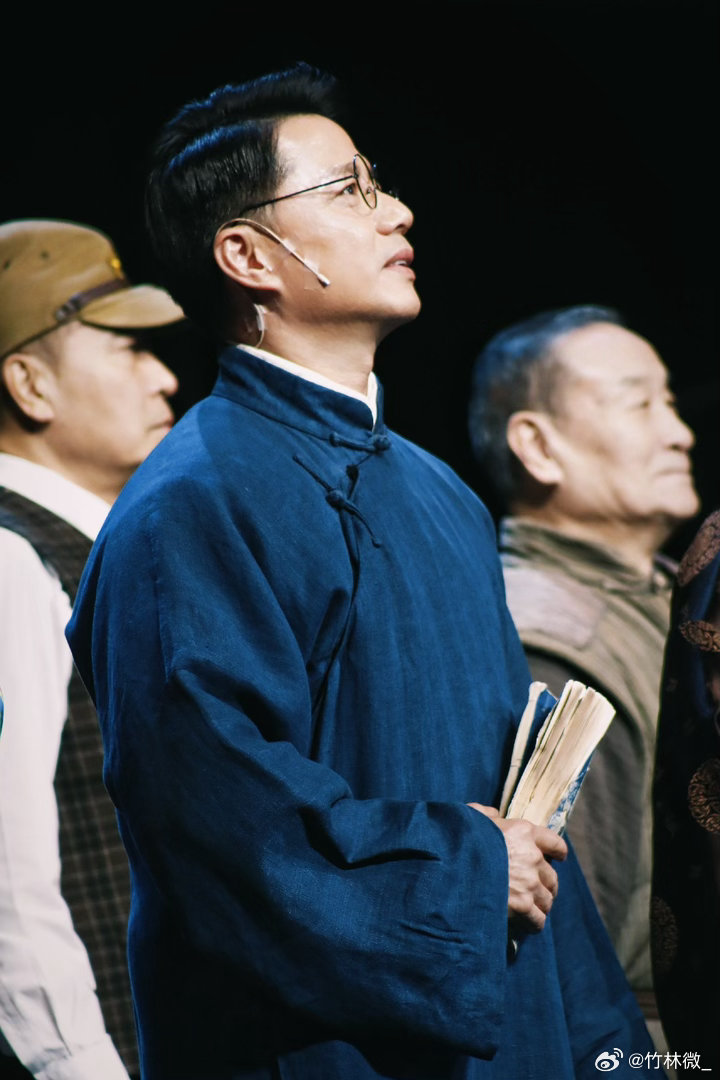 段奕宏 还没开始就喝假酒了真的服了！还是老艺人红毯有看头！段奕宏错过留影区居然还