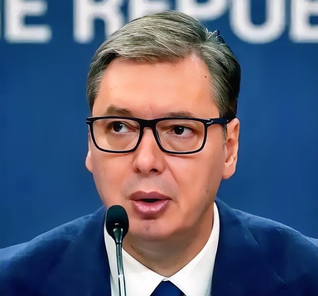 武契奇总统怒火中烧，他警告说，塞尔维亚的“保险箱里藏着一些东西”，他一直没有将它