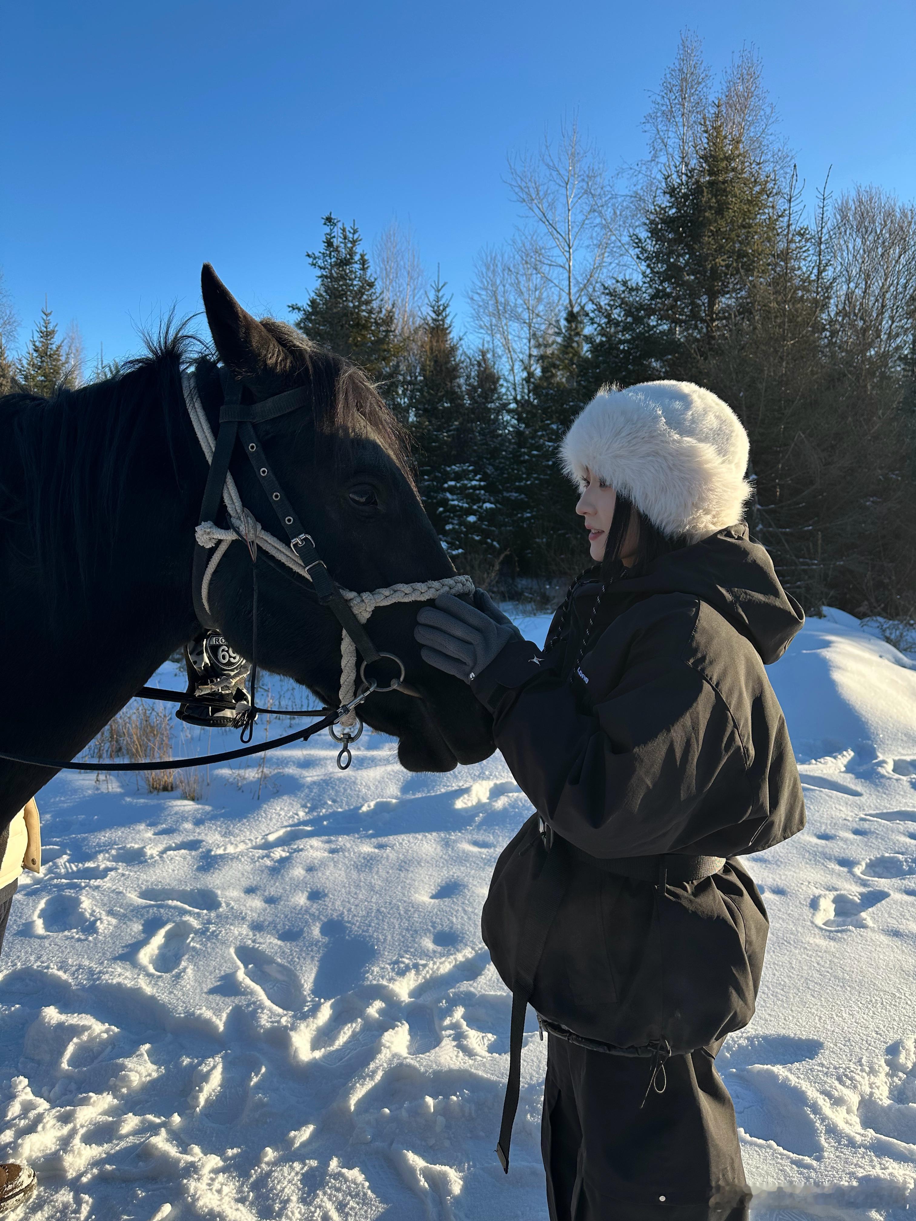 连夜从长白山回来，到家洗漱完天亮了睡了三个小时饿醒了打开外卖列表啥也想吃，连点四